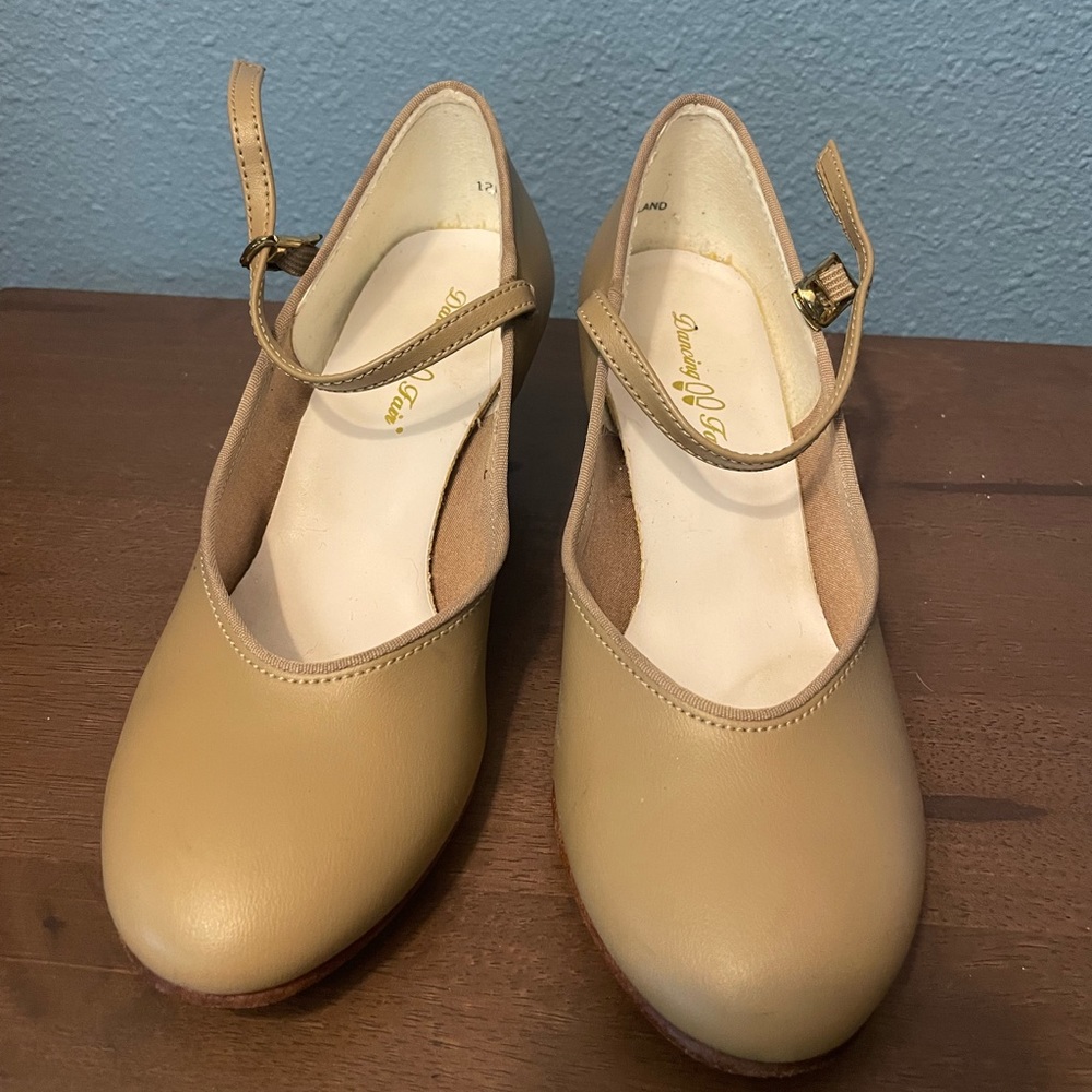 Dancing Fair Nude Character Shoes